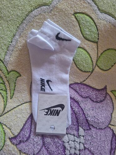 İdman geyimləri: Qadin corablari satilir,denesi 2 man;hamisi tezedir,etiketi uzerinde — 10