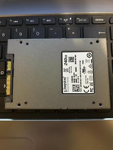 Masaüstü kompüterlər və komponentlər: Kingston 2.5" SATA SSD – 240 GB Xüsusiyyətlər: - Tutum: 240 GB - — 2