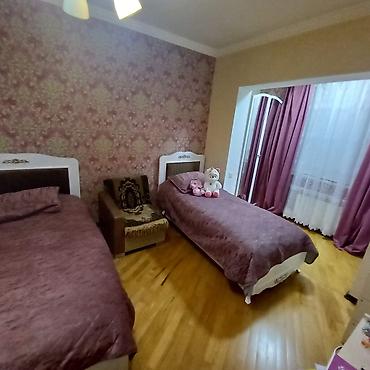 Mənzillər: Bakı, 8-ci mikrorayon, 3 otaqlı, Köhnə tikili, m. Azadlıq Prospekti, 76 kv. m — 2