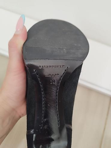 graceland gleznjace: Ženske čizmice na štiklu Burberry. Kupljene za priliku i 2x obuvene — 5