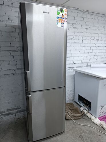 Холодильники: Холодильник Beko, Б/у, Двухкамерный, 60 * 180 * 60