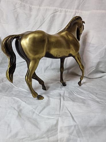 Статуэтки: Бронзовая настольная скульптура «Лошадь». - Материал: литая бронза с — 6