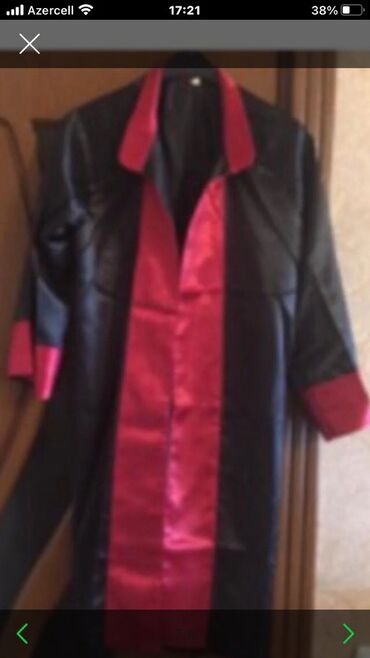 Dəstlər, kostyumlar: Qadın/yeniyetmə üçün 4 ədəd üst geyimi dəsti 1) Qara trikotaj bluz — 9