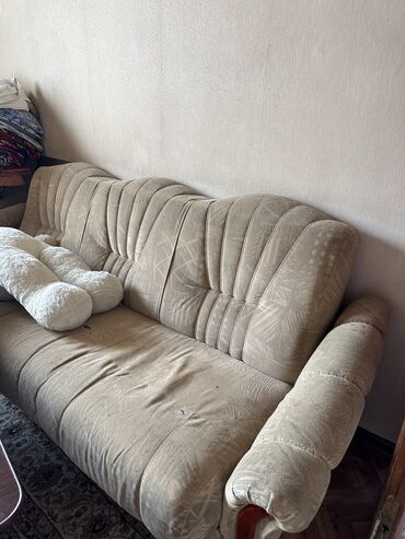 раскладной диван с креслами: Цвет - Бежевый, Б/у