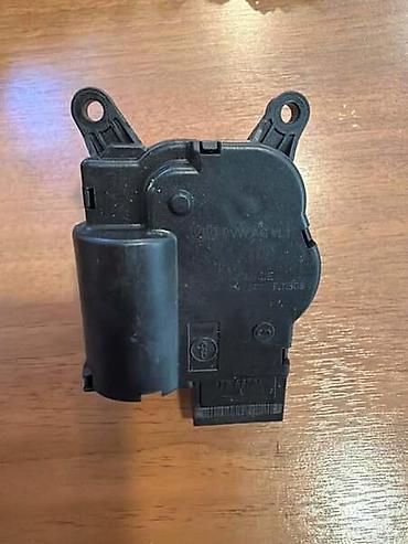 multimedia za audi a3: MOTOR KLAPNE ZA VOLKSWAGEN GOLF 7, PASSAT B8, TIGUAN . - 5Q0907511H — 1