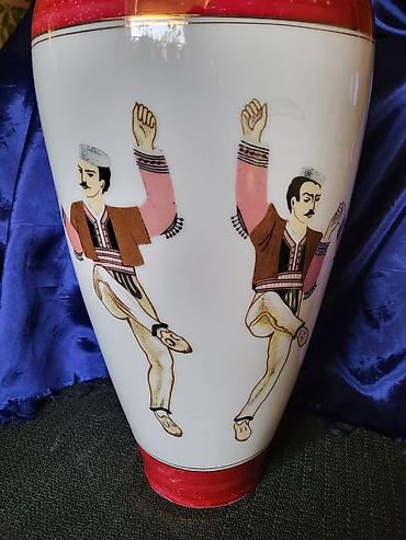 Vaze i saksije: Vaza nova Jugoporcelan Titov Veles iz 70ih.god. Nova vaza — 4