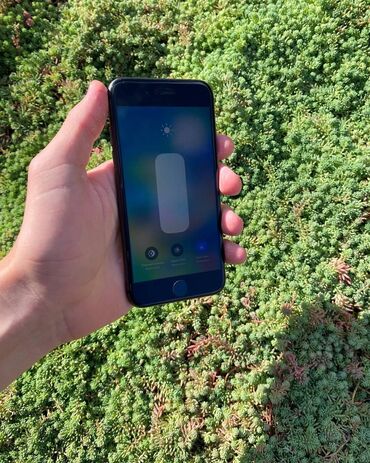 ivanovka kiraye evler: IPhone 8, 256 GB, Qara, Barmaq izi, Simsiz şarj, Face ID