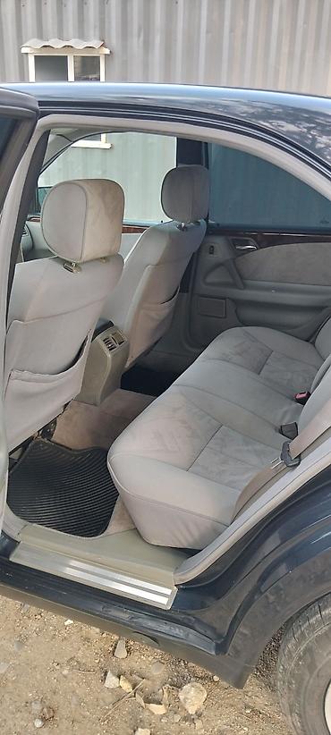 mersedes b: Mercedes-Benz E-Class: 2.2 l | 1999 il Sedan — 6