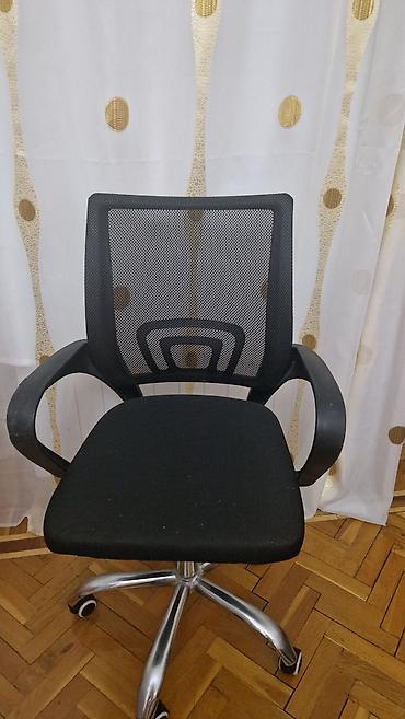 drnaq masası: Dırnaq masası satılır kreslo və aparatlarla birlikdə. Çox az istifadə — 1