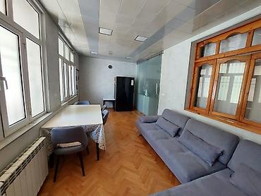 1 otaql: Bakı, Bakıxanov qəs., 4 otaqlı, Köhnə tikili, m. Neftçilər, 100 kv. m — 4