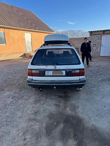 салон машины: Volkswagen Passat Variant: 1994 г., Механика, Бензин, Универсал — 2