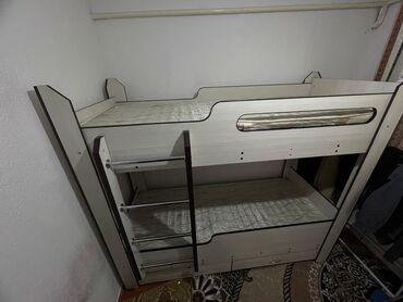 продам орех дерево: Двухъярусная кровать, Б/у, Дерево, С выкатной системой