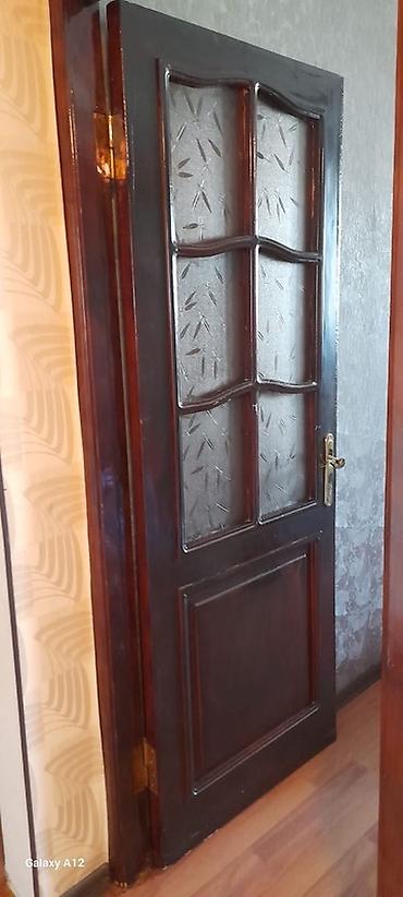 taxda qapi: Şüşəli qapılardan 4 ədəd var,digər qapıdan isə 1 ədəd hər biri 30 AZN — 1