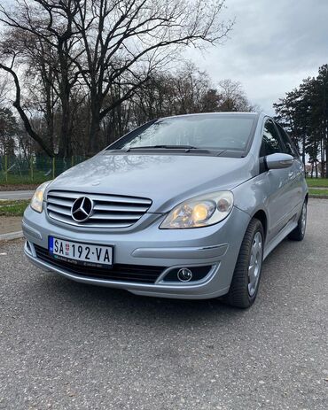 passat b6 limuzina: Mercedes-Benz B 200: 2 l | 2006 г. Limuzina