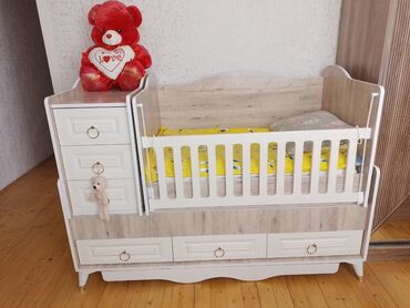 Oğlan və qız üçün, İşlənmiş, Dördbucaq, Beşik, Matras ilə, Yellənmə mexanizm ilə