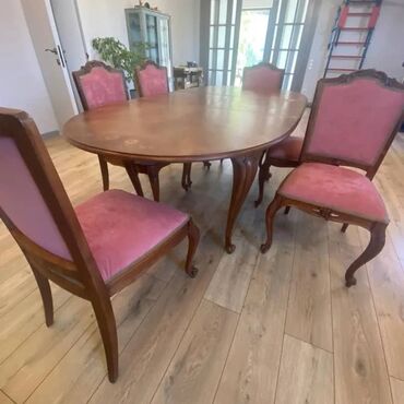 шикарная мебель из дерева: Комплект стол и стулья Для зала