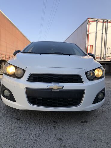 Chevrolet Aveo: 1.6 l | 2013 il 290000 km Sedan