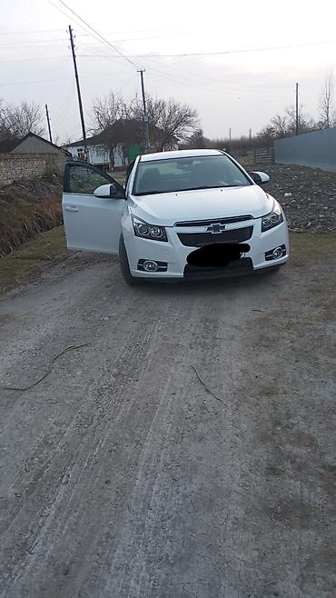 scooter elektrikli: Chevrolet Cruze sedan – ağ rəng - Güclü və qənaətcil sedan, şəhər və — 2
