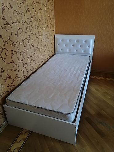 Çarpayılar: Ağ rəngli tək nəfərlik çarpayı və döşək dəsti. - Ölçü: tək nəfərlik — 1