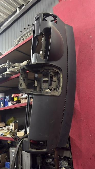 Opel omega on panel