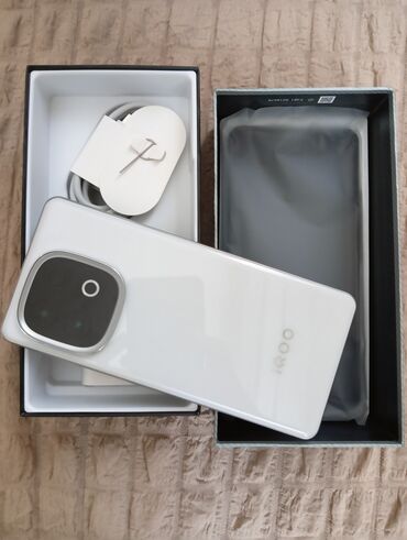iqo: Vivo iQOO 10 Pro, 256 GB, rəng - Ağ