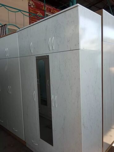 Шифоньеры: Шкаф трёх дверные. высота 2,15 Ширина 1,30 глубина 52 Цена 12500 — 11