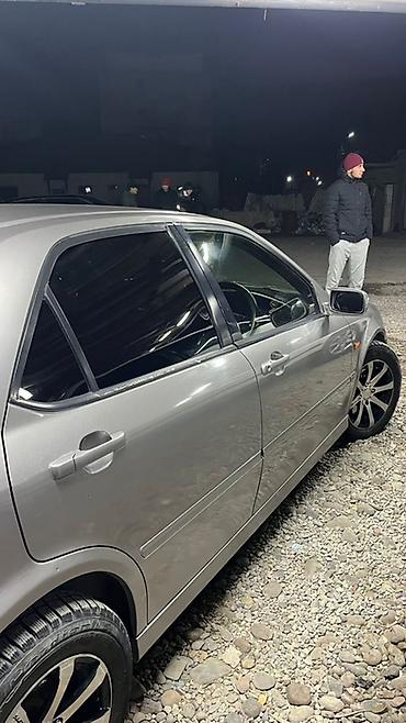 Другие автомобили: Седан серебристого цвета, 4 двери. Компактный и удобный для города — 3