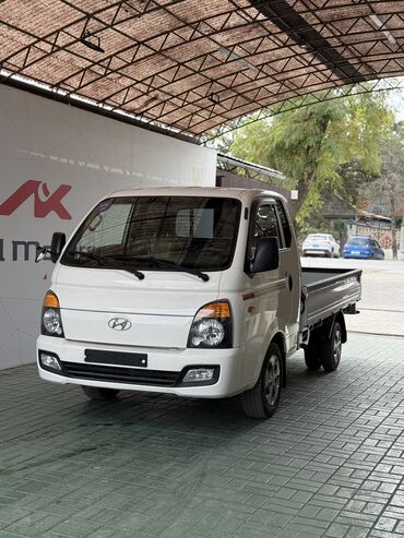 аато в рассрочку: Hyundai Porter: 2018 г., 2.5 л, Автомат, Дизель, Универсал