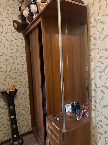 paltar skaf: SatıllrQarderob-dolabı və konsol güzgü dəsti - Material: ağac — 3