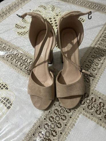 Women's Sneakers and athletic shoes: Qadın ayaqqabıları və idman krosovkaları dəsti 1) Sarı-qaranın — 9