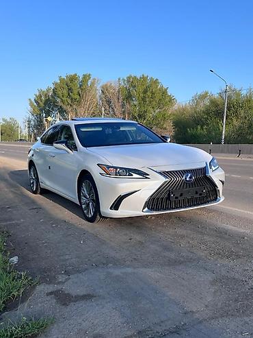 Lexus: Lexus ES: 2019 г., Гибрид, Седан — 2