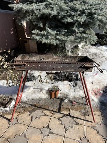 наборы ножей: Мангал на высоких ножках - Прямоугольная жаровня из металла с