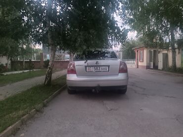 машина малинкий: Volkswagen Passat: 2004 г., 1.6 л, Механика, Бензин, Седан