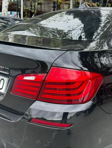 Arxa stopları: BMW f10 üçün sağ stop satılır. Salamatdır cızığı belə yoxdur. Kim