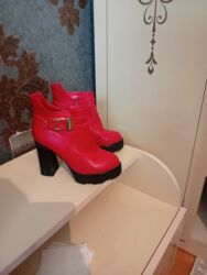 женские демисезонные спортивные сапоги: Ölçü: 36, rəng - Qırmızı, İşlənmiş