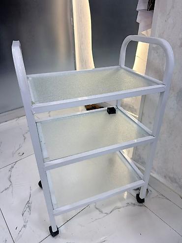 Salon, tibbi mebel: Tibbi arakəsmə və etajerka satılır. Salon üçün alınmışdı, ikisi — 2