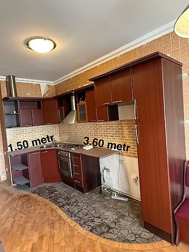 Mətbəx mebeli: Yaxşı vəziyyətdə mətbəx mebeli və daxili məişət texnikası dəsti - — 1