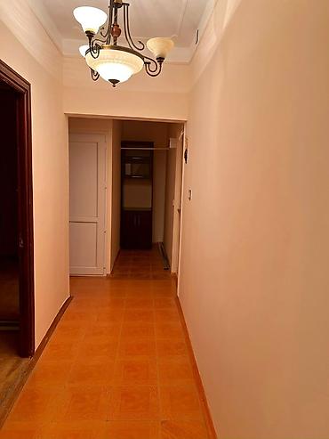 bir otaql: Ev 9 mkr 65/61 nomreli aftobusun son dayancagi terefde yerlesir — 9