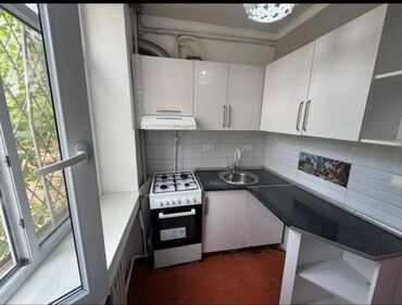 сдается 2 комнатная квартира город ош: 2 комнаты, 44 м², Хрущевка, 1 этаж, Косметический ремонт