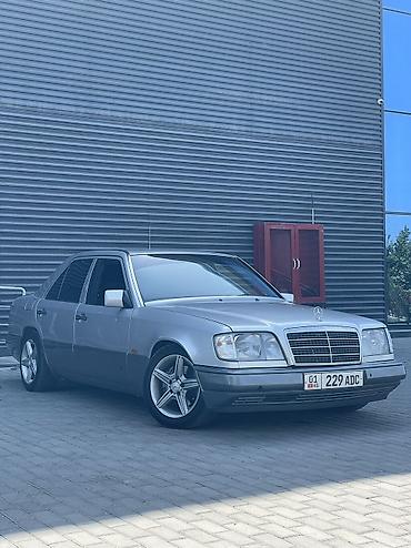 двойной выхлоп: Mercedes-Benz W124: 1993 г., 3.2 л, Автомат, Бензин, Седан — 2