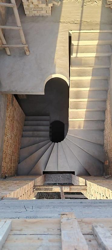 Бетонные лестницы: Бетонная лестница Для дома, Форма лестницы: Винтовая — 3