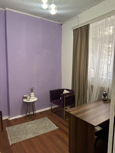 Otaqların uzunmüddətli kirayəsi: Günlük aylıq saatlıq otaqlar ofis icarə verilir. Həm təlim həm görüş — 12