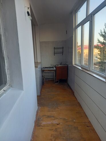 Uzunmüddətli kirayə mənzillər: Salam. Kirayə verilir. 12mkr. Sumqayıt hospitalın yanında. Leninqrad — 9