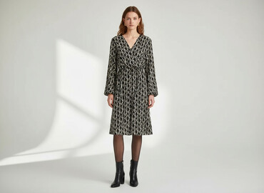 t shirty wave: Women`s dress, size S