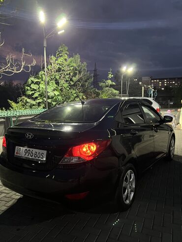 Hyundai: Hyundai Solaris: 2013 г., 1.6 л, Типтроник, Бензин, Седан