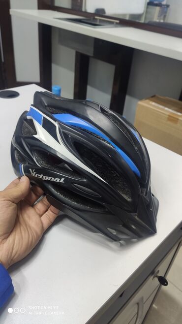 Велоаксессуары: Шлем от Victgoal Надёжный и крепкий, но очень лёгкий. Размер на 57-61