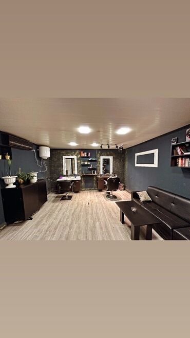Hazır biznes: 📍 Gənclik metrosu yaxınlığında tam hazır bərbər salonu satılır — 10