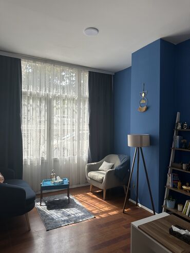 Digər kommersiya daşınmaz əmlakı: 1saatlıq otaq 10 azn. Günlük 40 azn. Aylıq 350 azn Psixoloqlar üçün — 4