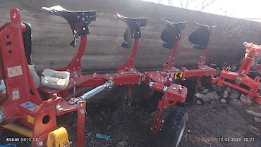 Тракторы Dongfanghong: Колёсные тракторы Dongfeng (серия LX/MF), красного цвета, с кабиной — 16