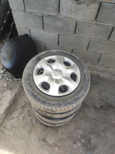 калпак ниссан: Дөңгөлөктөр монтажда 170 / 65 / R 14, Колдонулган, Комплект, Жеңил унаалар, Темир, тешиктери - 4